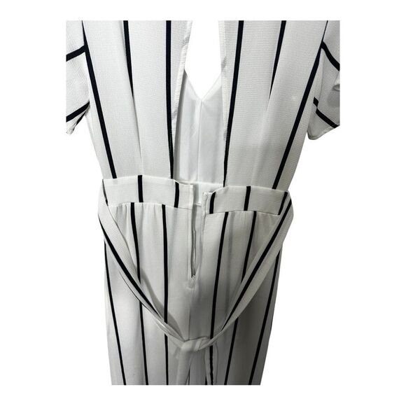 Crystal Doll junior's white and black striped romper size 3 - Picture 12 of 13